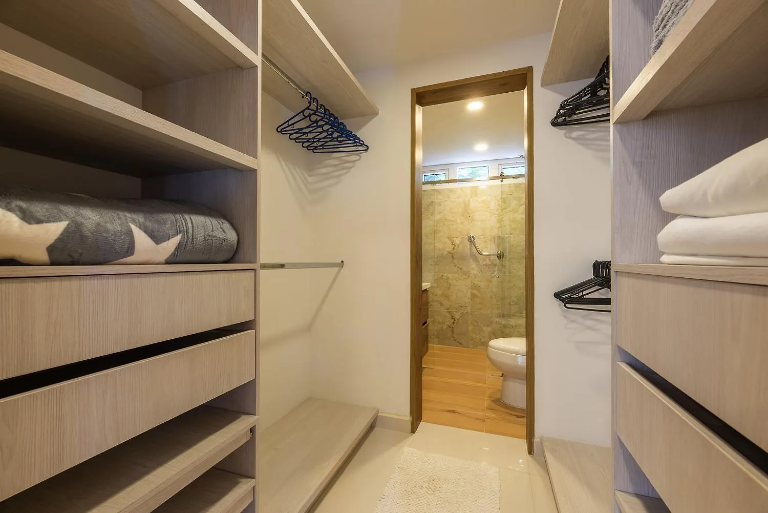 公寓 Class Suite Luxury Ac Provenza 麦德林